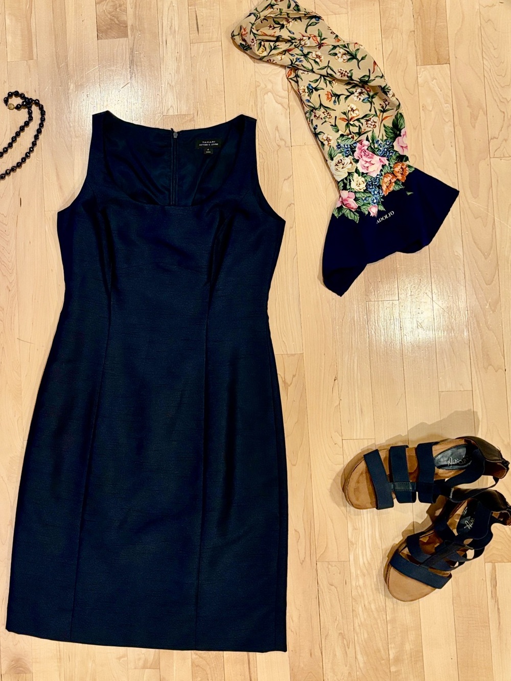 Tahari Arthur S. Levine Midnight Navy Blue Sleeveless Tailored Sheath Dress - 4